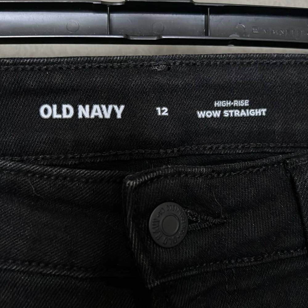 Old Navy WOW Straight Leg Jean in Black Jack Size 12